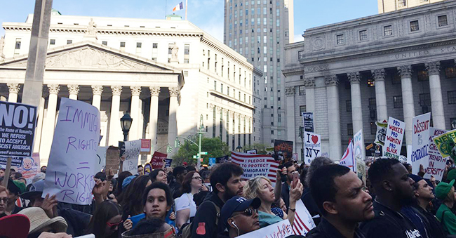 Las leyes de inmigración de Trump centran las protestas de los trabajadores inmigrantes en Nueva York