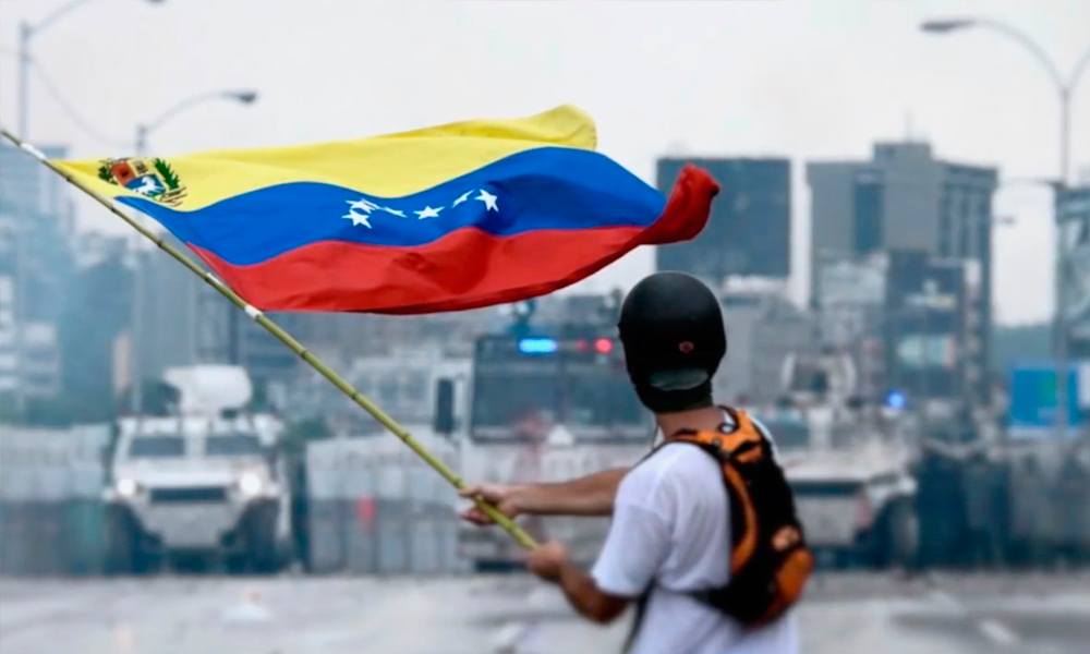 Maduro lleva a Venezuela al modelo cubano de dictadura ante la apatía internacional