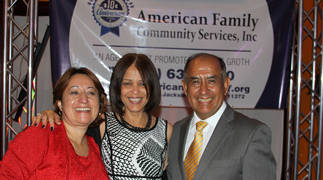 American Family Community Services, 12 años educando inmigrantes, imparte cursos OSHA en la 76 y Roosevelt