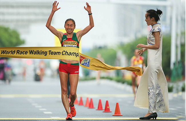 ‘Lupita’ González, primera atleta en ganar dos mundiales consecutivos tras el triunfo en China
