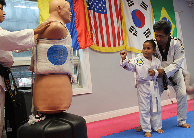 Jeri’s Mix Martial Arts, Maestro Jeri Edison: “Con tanto racismo, los niños deben estar preparados para cualquier situación”
