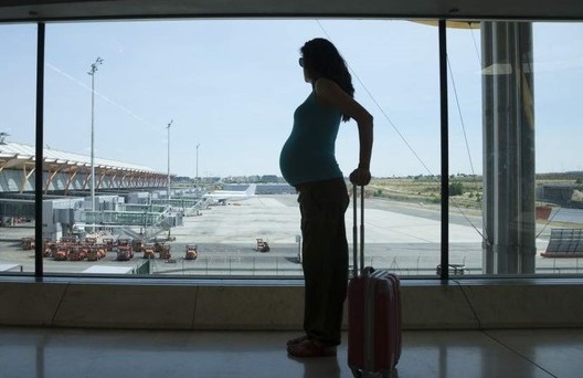 Estados Unidos impondrá más restricciones para otorgar la visa a mujeres embarazadas