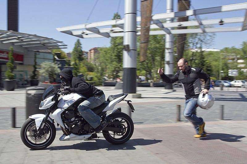Robos violentos de AirPods Max (U$ 500) desde motocicletas en Nueva York