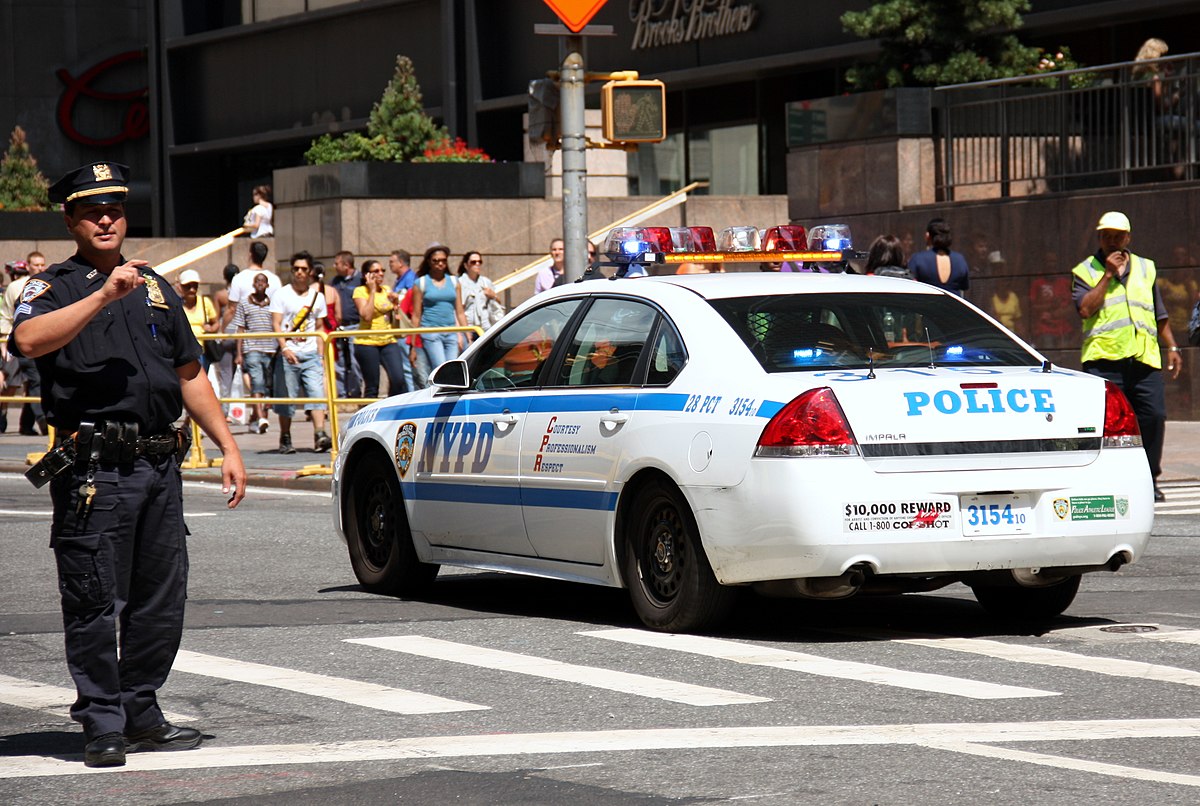 La policía de Nueva York reforzará su presencia en las escuelas