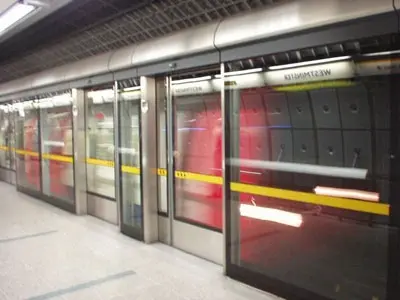 MTA instalará puertas de seguridad en plataformas de 3 estaciones del metro