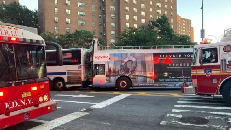 Accidente de autobuses en Nueva York terminó con 30 personas heridas