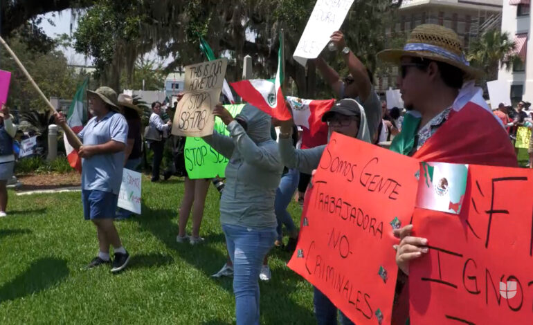 Trabajadores migrantes y defensores demandan a Florida por ley de inmigración