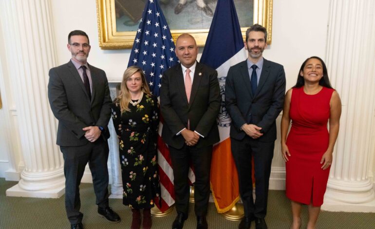 La Oficina de Asuntos de Inmigrantes del Alcalde de la Ciudad de Nueva York, LinkNYC y la Oficina de Tecnología e Innovación organizan una mesa redonda sobre medios digitales para Equidad para los inmigrantes neoyorquinos