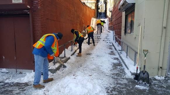 Hasta $27 por hora: NYC abre solicitudes de empleo para limpiar nieve durante la temporada de invierno