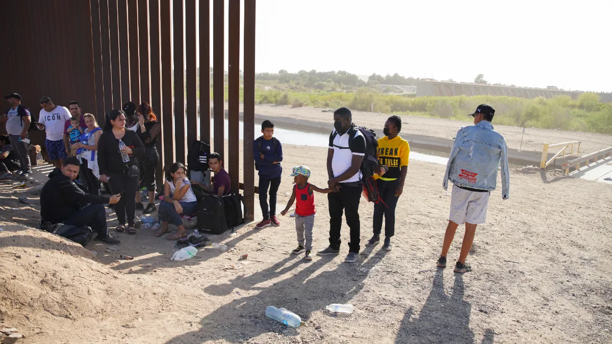 EEUU cerrará paso fronterizo de Arizona por la abrumadora llegada de migrantes