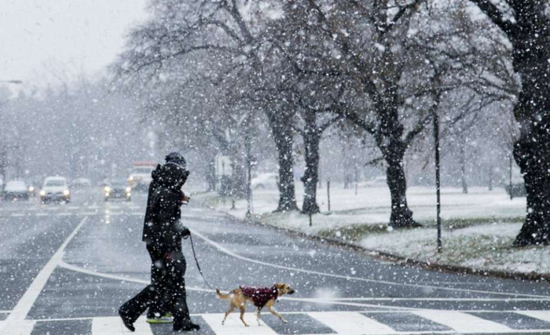 Frío intenso se apodera de NY en medio de amenaza de nieve