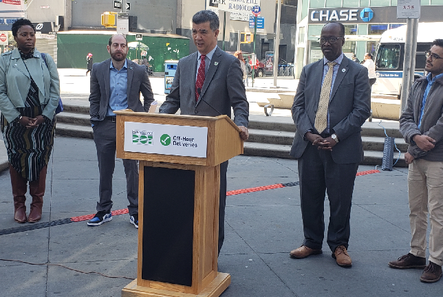 NYC DOT ofrecerá nuevos incentivos para reducir las entregas de camiones durante los horarios más activos y combatir la congestión