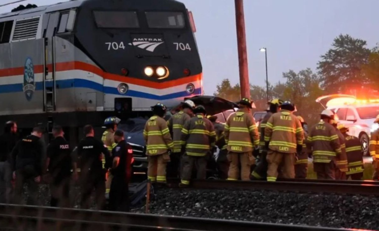 Mueren tres personas por choque de tren Amtrak con camioneta en el oeste de Nueva York