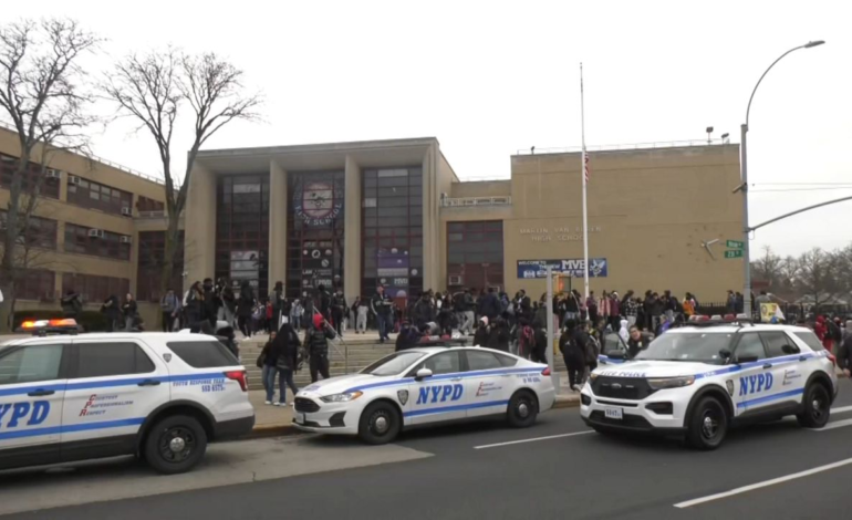 Violencia en escuelas: Tres estudiantes son apuñalados en dos casos separados en Manhattan y Queens