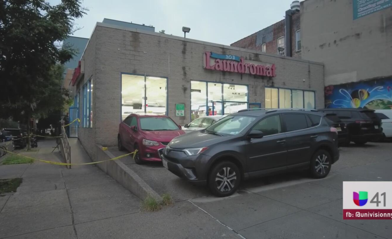 Detención de sospechosos lleva a descubrir bodega ilegal donde almacenaban droga en Queens