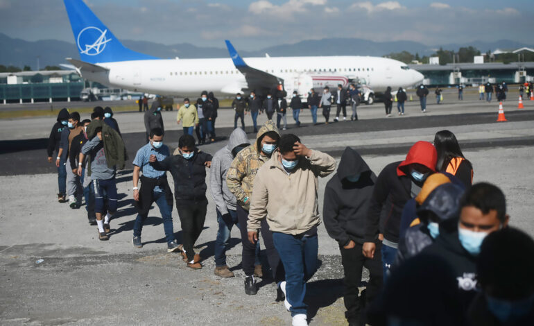 Siete millones de trabajadores y sus familias en el limbo de la deportación