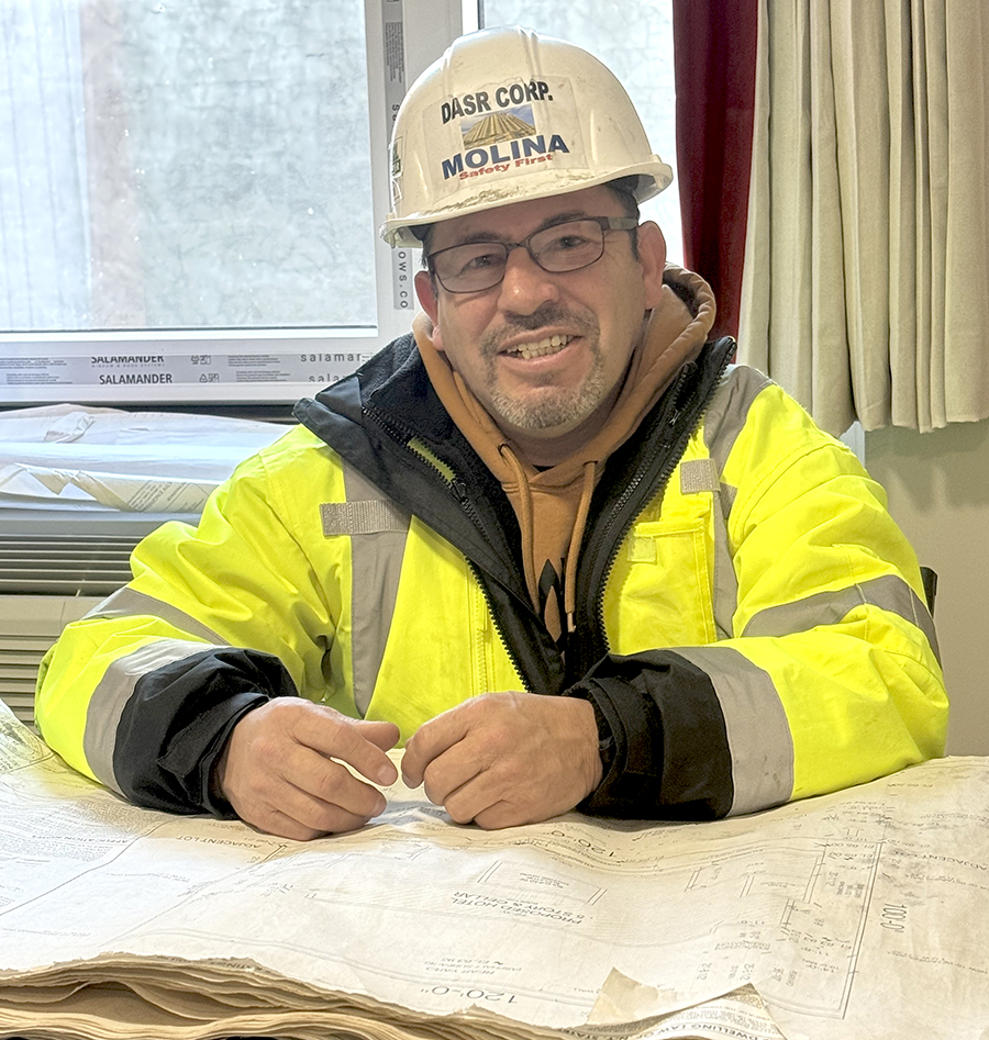 Luis Molina, 25 años en el sector de la construcción en New York