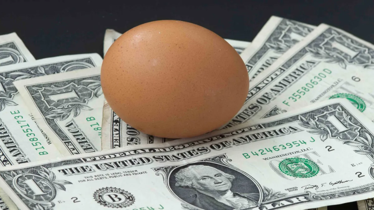 Hasta $9 la docena: ¿Hasta cuánto puede llegar el precio de los huevos en EEUU?