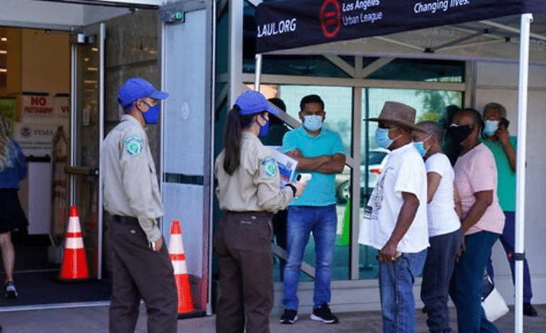 Trump quiere datos de indocumentados que solicitaron ayuda durante pandemia en California