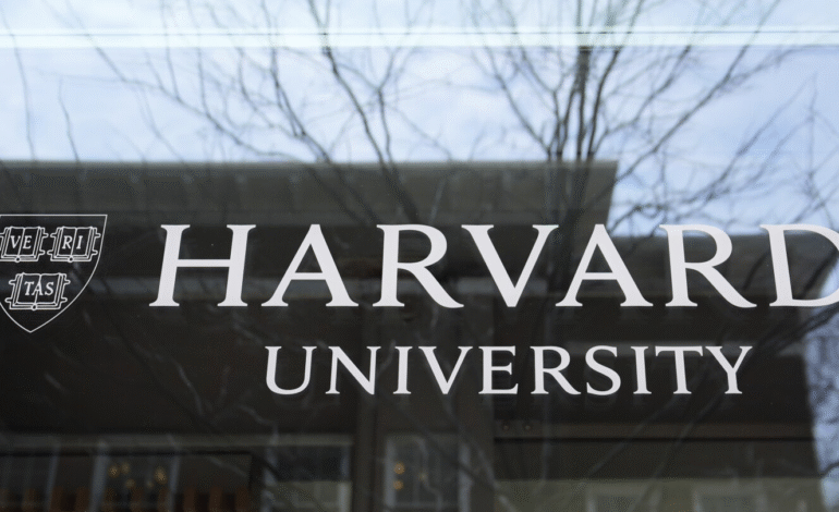Cómo afectará la medida del gobierno de Trump a los estudiantes internacionales de Harvard