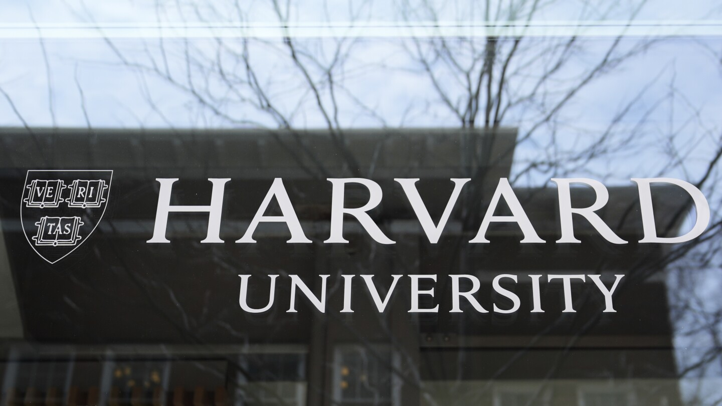 Cómo afectará la medida del gobierno de Trump a los estudiantes internacionales de Harvard