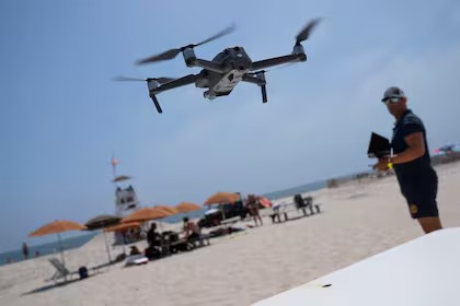 El alcalde Adams anuncian plan de seguridad para el verano