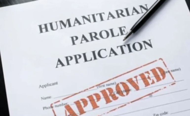 Jueza federal bloquea suspensión de programas de parole humanitario