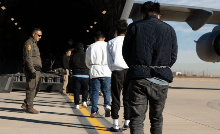 Inmigrantes deportados o con orden de deportación también deben declarar impuestos
