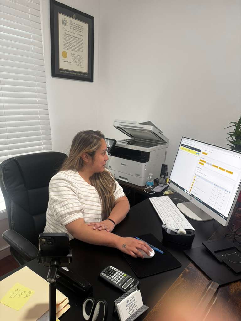 “Desde La Voz foundation apoyamos a la comunidad inmigrante ,Viviana Sánchez, abogada de inmigración