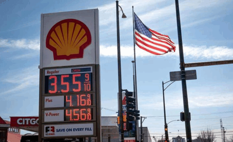 El precio promedio de la gasolina en EEUU supera los $4 el galón, el más alto desde 2022