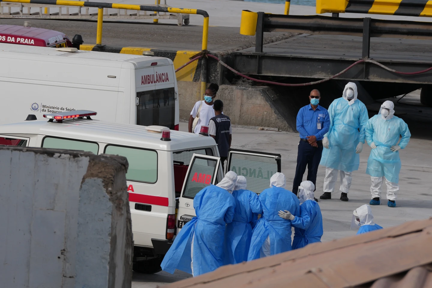 Decenas de pasajeros se bajaron del crucero afectado por hantavirus 