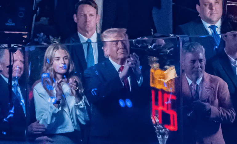 Abuchean a Donald Trump en el Madison Square Garden durante el himno nacional