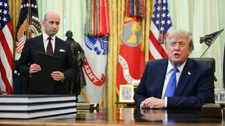 Trump firma órdenes para limitar la ciudadanía por nacimiento a hijos de ciertos extranjeros