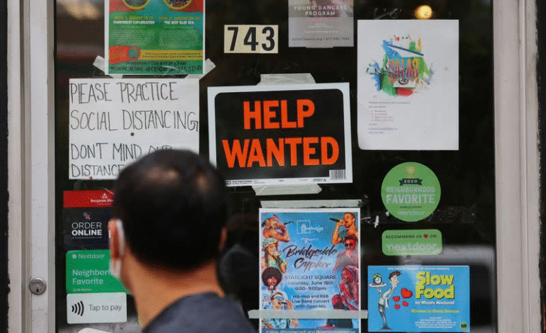 Suben solicitudes de ayuda por desempleo en EEUU