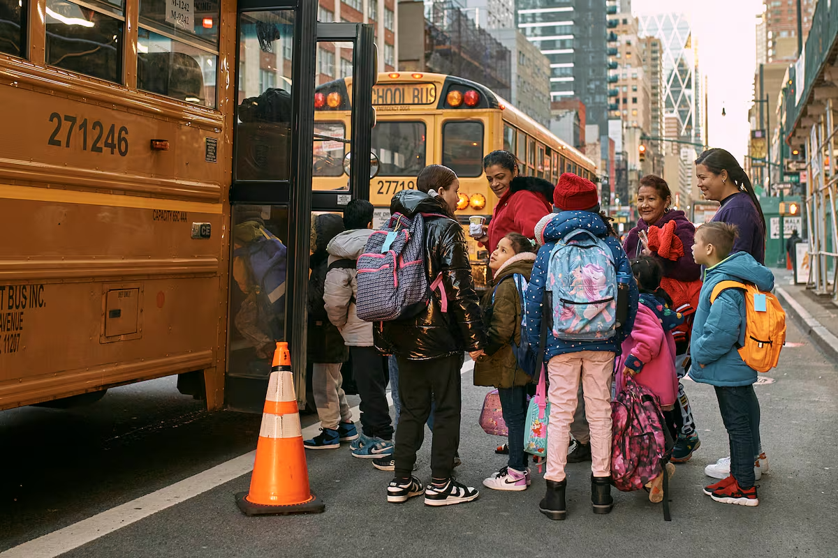Temor en familias inmigrantes por presencia de ICE en las escuelas